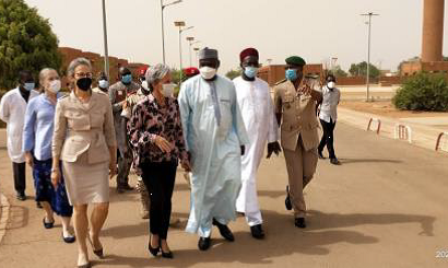 Visite du Ministre de la Santé Publique, de la Population et des Affaires Sociales à l’Hôpital Général de Référence Visite du Ministre de la Santé Publique, de la Population et des Affaires Sociales à l’Hôpital Général de Référence