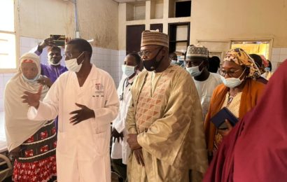 VISITE DU MINISTRE DE LA SANTE PUBLIQUE, DE LA POPULATION ET DES AFFAIRES SOCIALES CE MATIN VENDREDI 29 AVRIL 2022 A L’HOPITAL NATIONAL AMIROU BOUBACAR DIALLO. VISITE DU MINISTRE DE LA SANTE PUBLIQUE, DE LA POPULATION ET DES AFFAIRES SOCIALES CE MATIN VENDREDI 29 AVRIL 2022 A L’HOPITAL NATIONAL AMIROU BOUBACAR DIALLO.