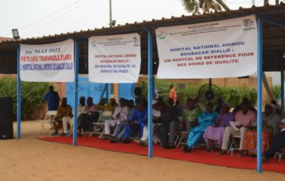 Une Cérémonie Commémorative de la Fête du Travail 1er Mai s’est déroulée ce matin samedi 7 Mai 2022 à l’Hôpital National Amirou Boubacar Diallo.