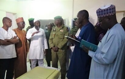 Visite du Ministre de la Santé Publique, de la Population et des Affaires Sociales à l’Hôpital National Niamey (HNN) Visite du Ministre de la Santé Publique, de la Population et des Affaires Sociales à l’Hôpital National Niamey (HNN)